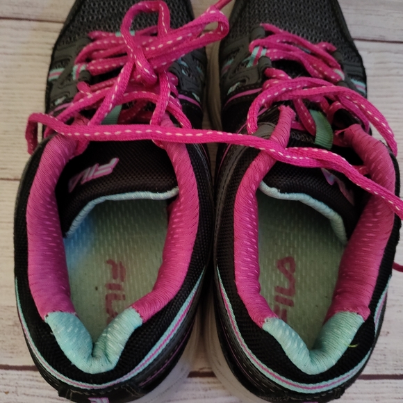 Ladies Fila size 7.5 - Picture 5 of 6